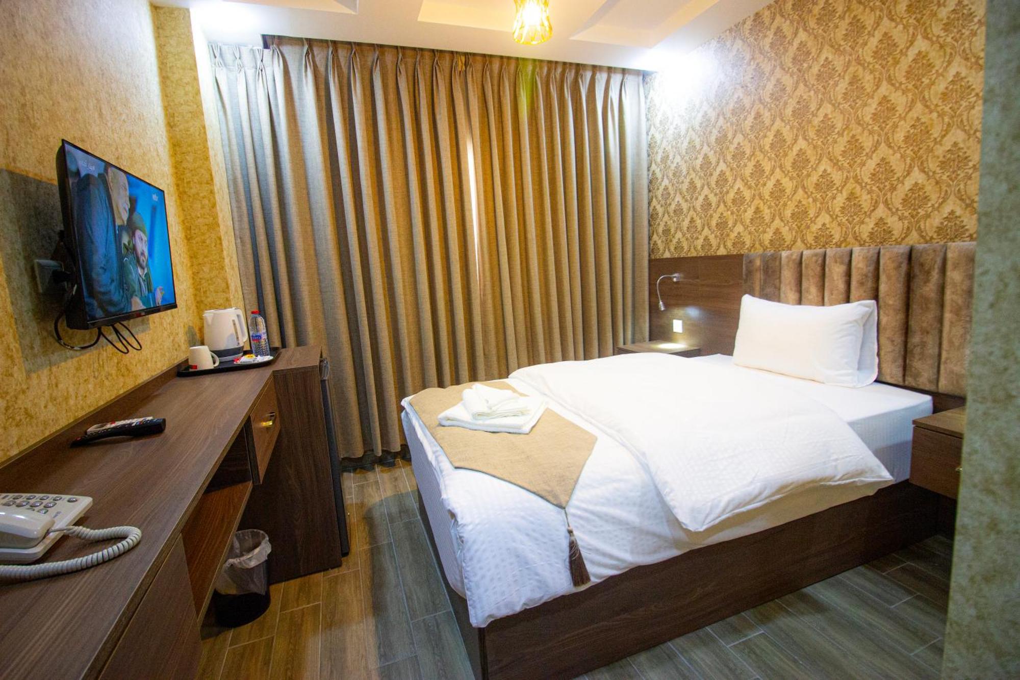Beirut Hotel 2 New Амман Екстер'єр фото